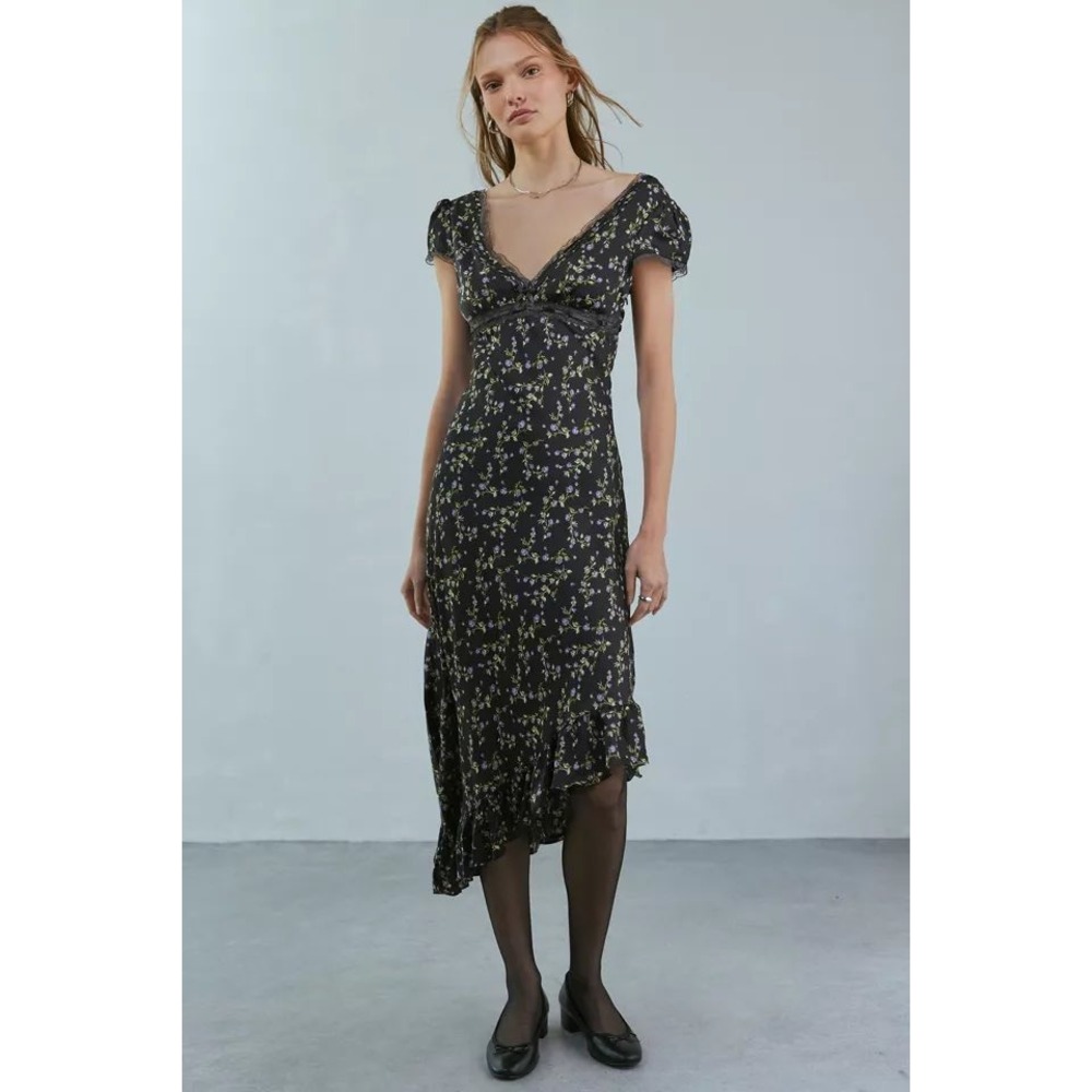 Kimchi Blue y2k Women Babydoll Dress Black Floral Lace Fairy Grunge Asymmetric - Picture 2 of 13
